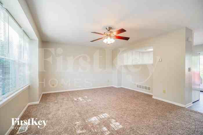 2958 Badger Dr - Photo 3 of 16