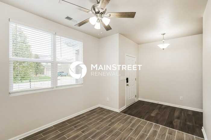 6041 Edgemont Way - Photo 4 of 18