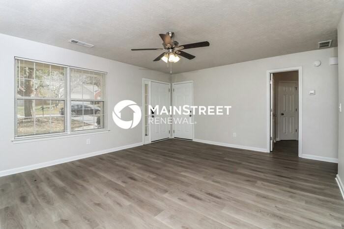 7250 Bridgeport Court - Photo 6 of 18