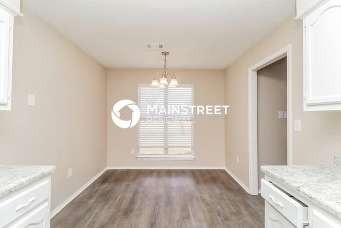4250 Brighton Dr - Photo 5 of 18