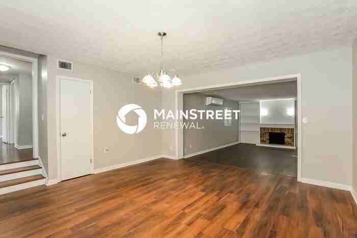 5029 Fredericksburg Ave - Photo 2 of 15