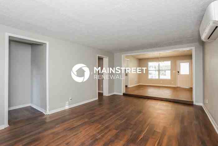 5029 Fredericksburg Ave - Photo 6 of 15