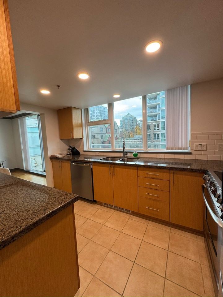 125 Milross Avenue - Photo 3 of 18