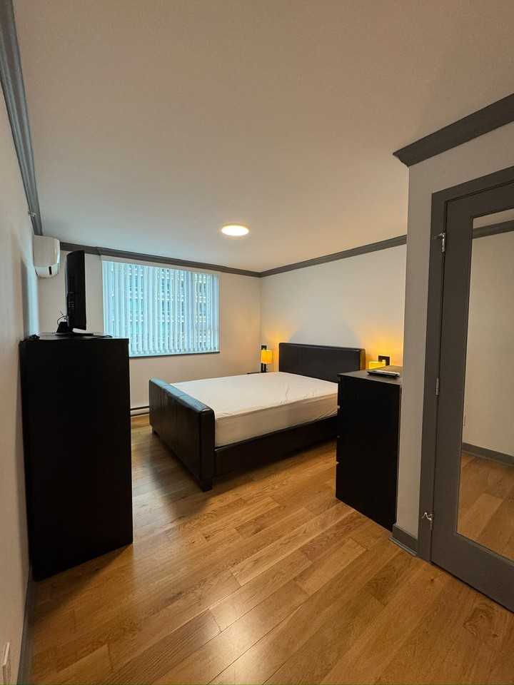 125 Milross Avenue - Photo 4 of 18