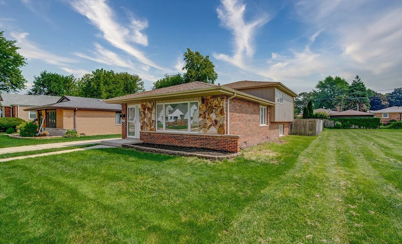 8835 S California Ave #NA - Photo 2 of 14