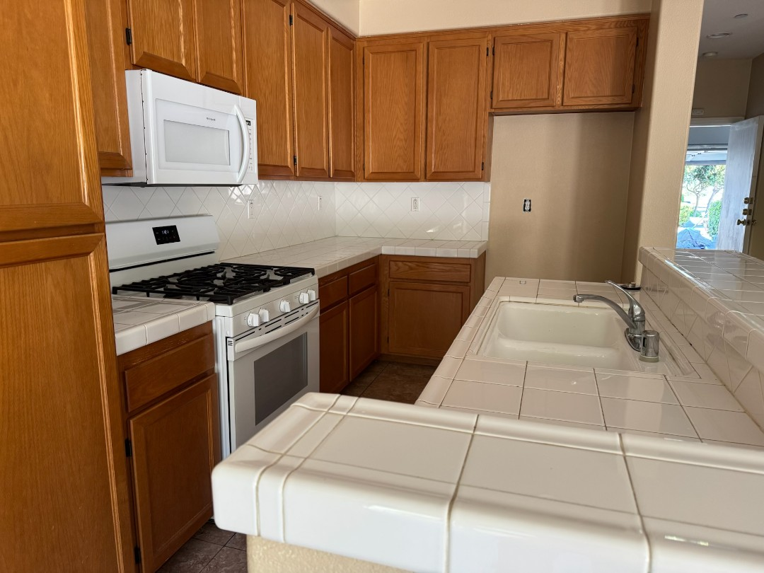 857 Ballow Way #857 - Photo 5 of 12