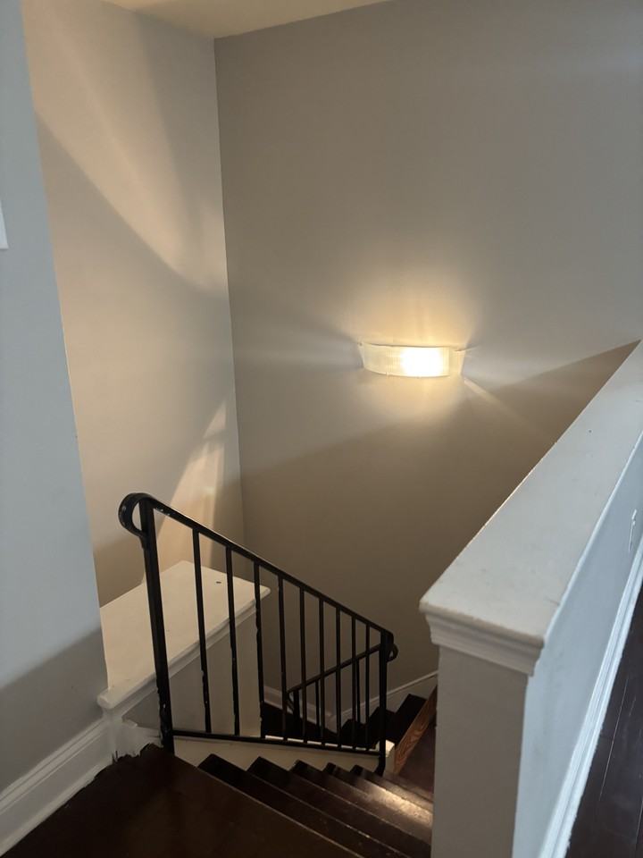 336 South 6th Street #B - Photo 3 of 8