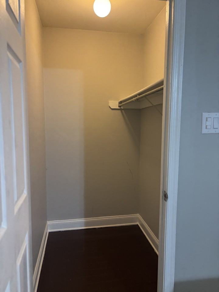 336 South 6th Street #B - Photo 5 of 8