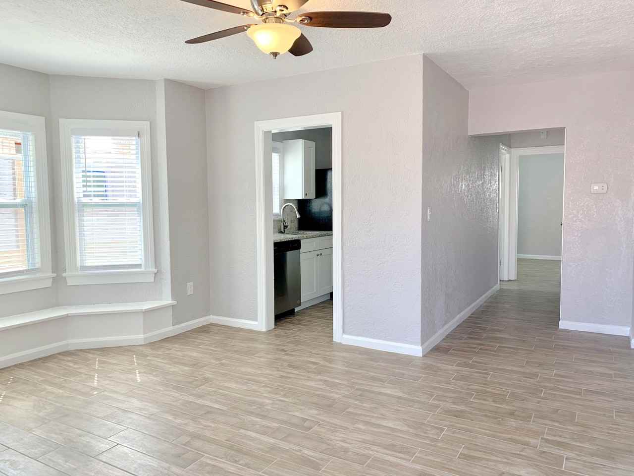 1502 N Fort Harrison Ave #B - Photo 2 of 16