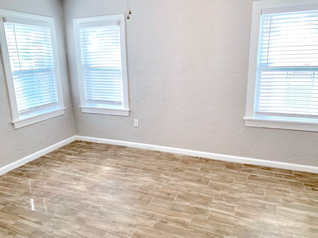 1502 N Fort Harrison Ave #B - Photo 4 of 16