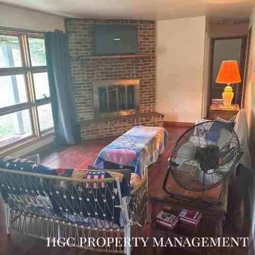 1400 Lee St #NA - Photo 3 of 4