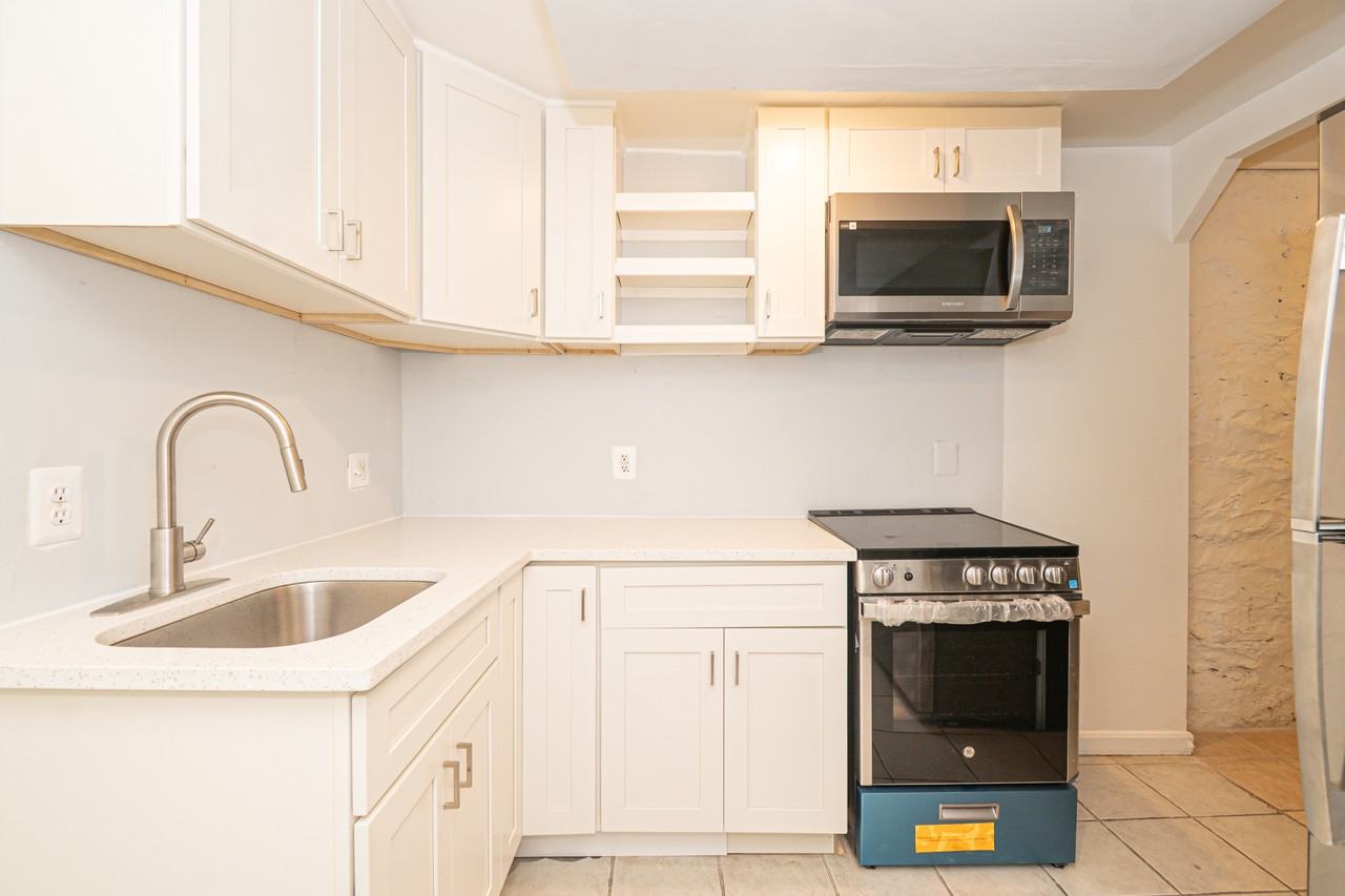 307 E 25th St - Photo 4 of 16