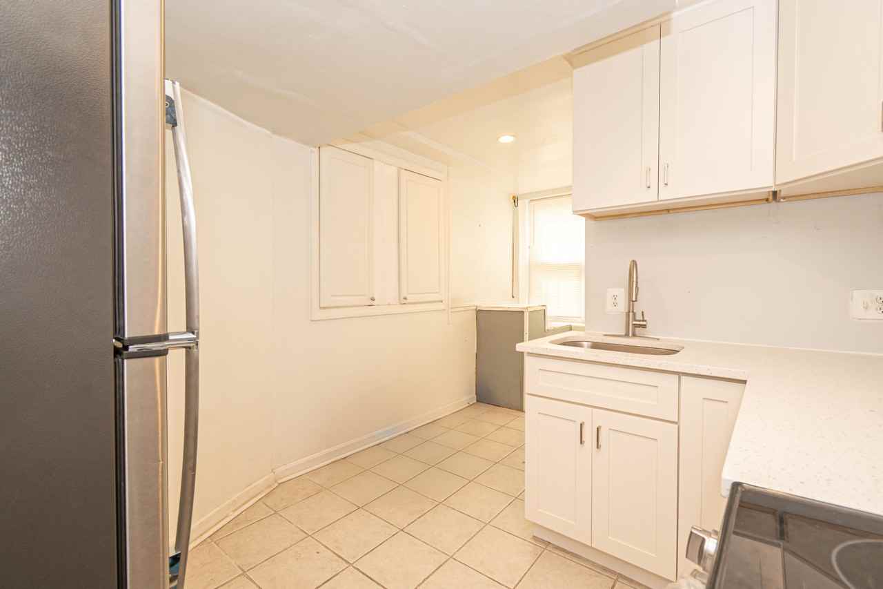 307 E 25th St - Photo 6 of 16