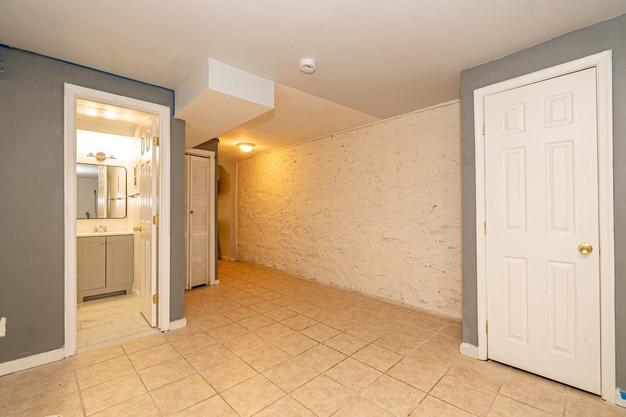 307 E 25th St - Photo 7 of 16