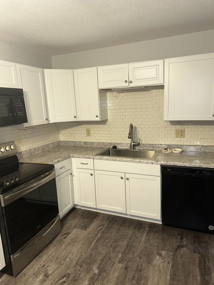 1765 Valley Dr #NA - Photo 2 of 10