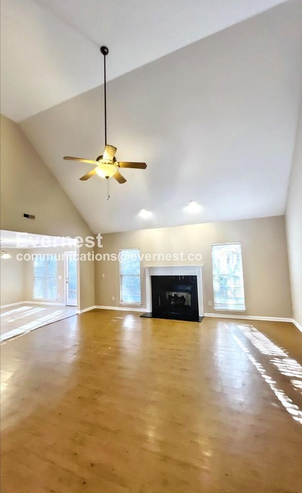 5555 Crooked Creek Dr - Photo 2 of 29