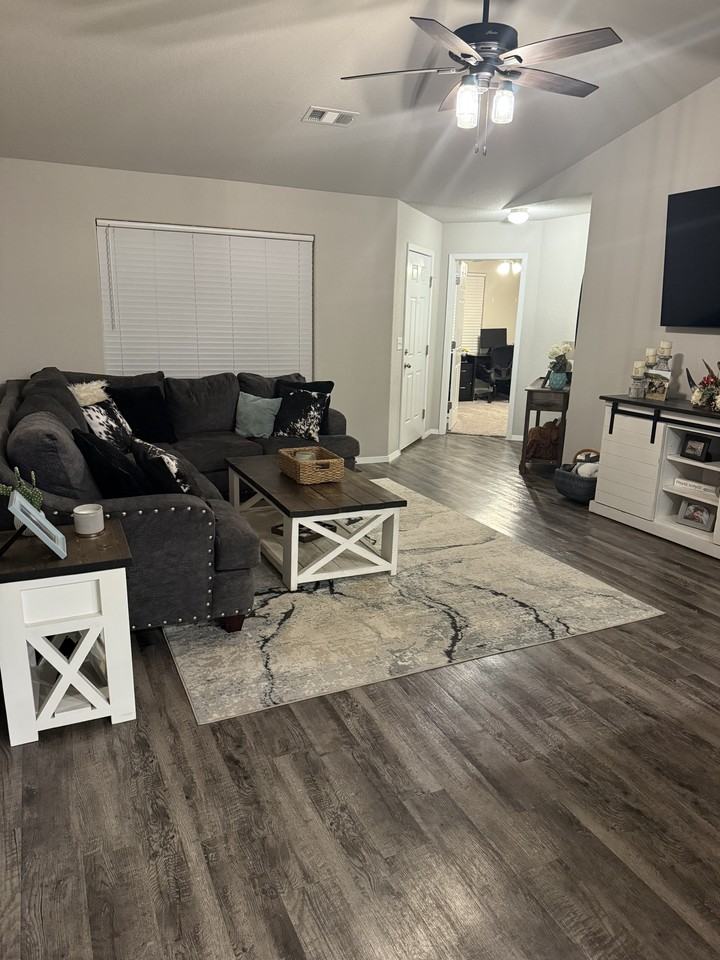 329 Colton St #NA - Photo 3 of 11