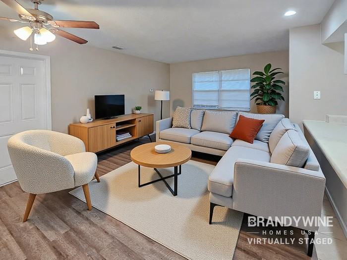 318 Terrace Dr - Photo 4 of 23