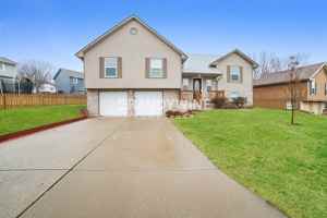 featured image of 914 Sw Foxtail Dr
