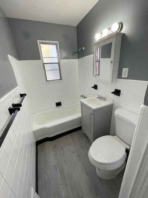 420 E 222nd St #1 - Photo 6 of 8