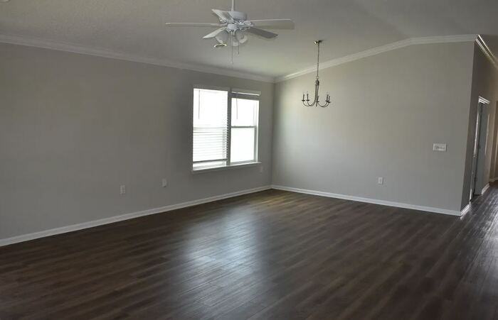 32 Pickett Dr - Photo 4 of 18