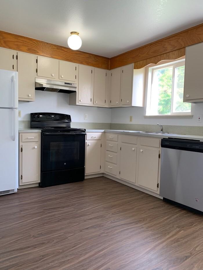 1711 S 37th St #1 - Photo 2 of 15