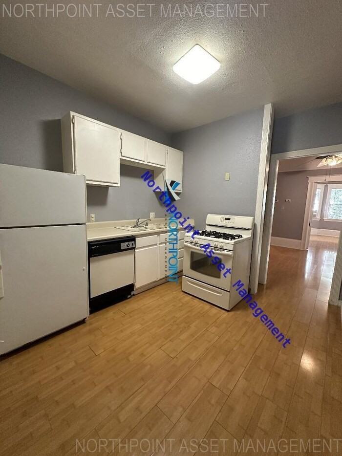 1401 F Street #1 - Photo 4 of 20