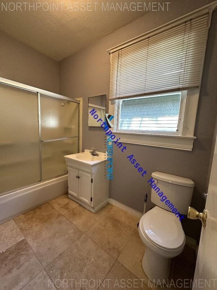 1401 F Street #1 - Photo 5 of 20