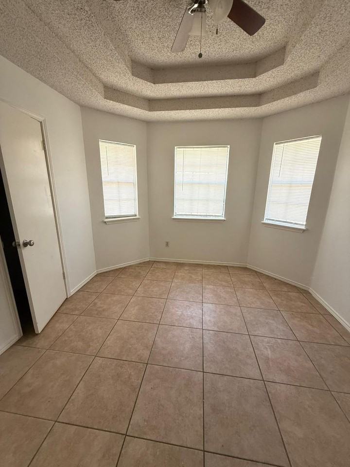 108 N Mina De Oro St - Photo 7 of 20