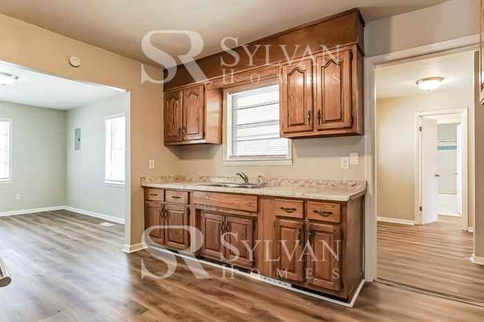 1044 Southwood Dr - Photo 5 of 15