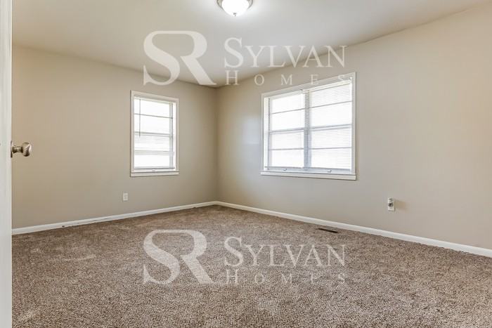 1044 Southwood Dr - Photo 7 of 15