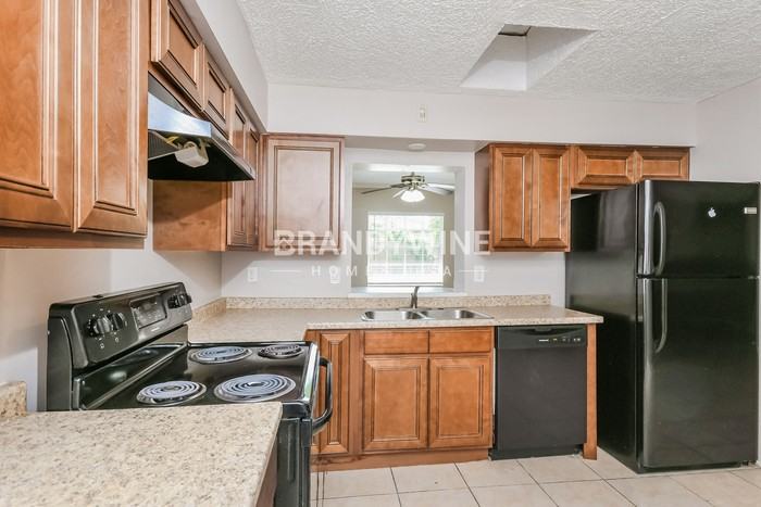 1830 Hinckley Rd - Photo 7 of 20