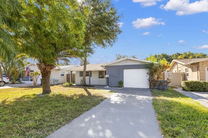 5718 20th Ave N - Photo 4 of 27