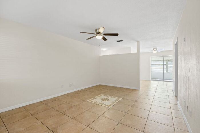 5718 20th Ave N - Photo 6 of 27