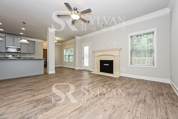 213 Summit View Dr - Photo 2 of 15