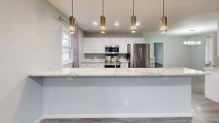 905 Lincoln Ave - Photo 2 of 12