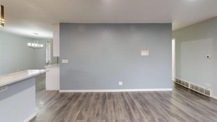 905 Lincoln Ave - Photo 4 of 12