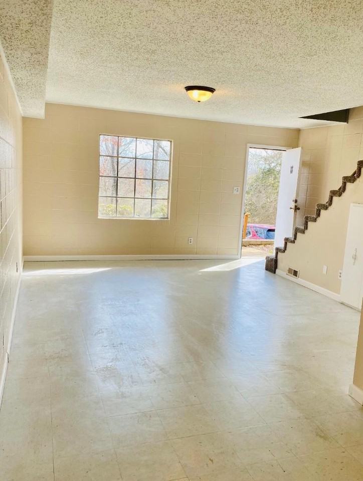 Westwood Manor Apartments - Photo 2 of 5