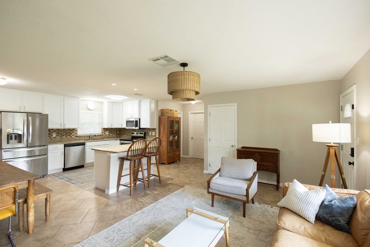 650 S Park Ave #NA - Photo 4 of 35