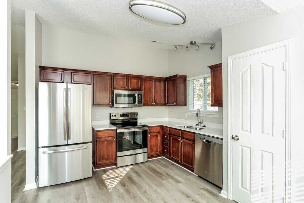 1003 Salmon River Dr - Photo 7 of 16