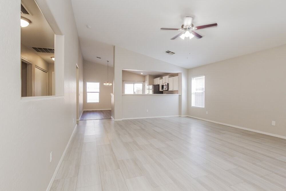 11638 W Carol Ave - Photo 4 of 16