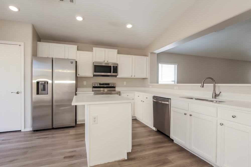 11638 W Carol Ave - Photo 6 of 16