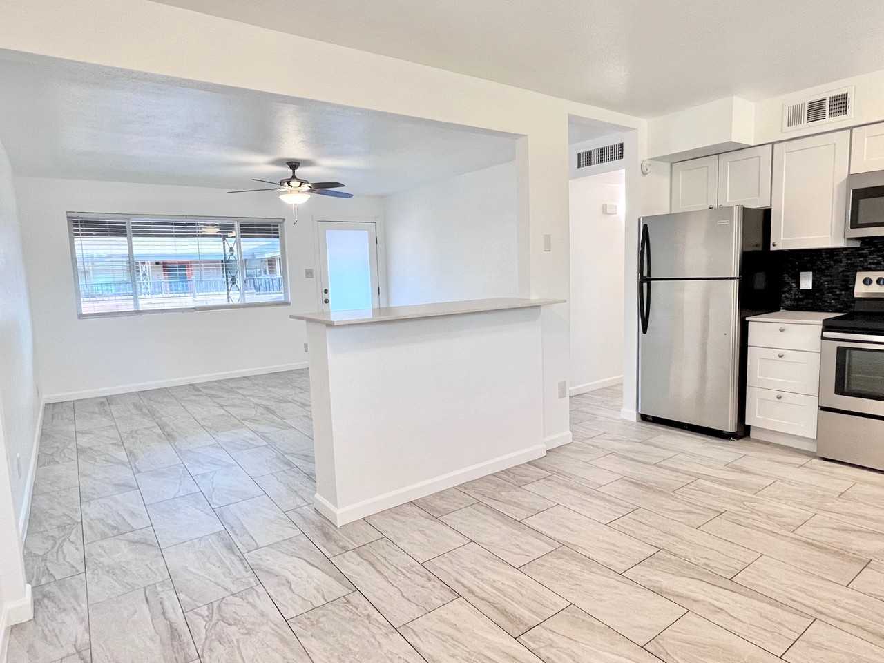 3024 N 39th St #9 - Photo 4 of 27