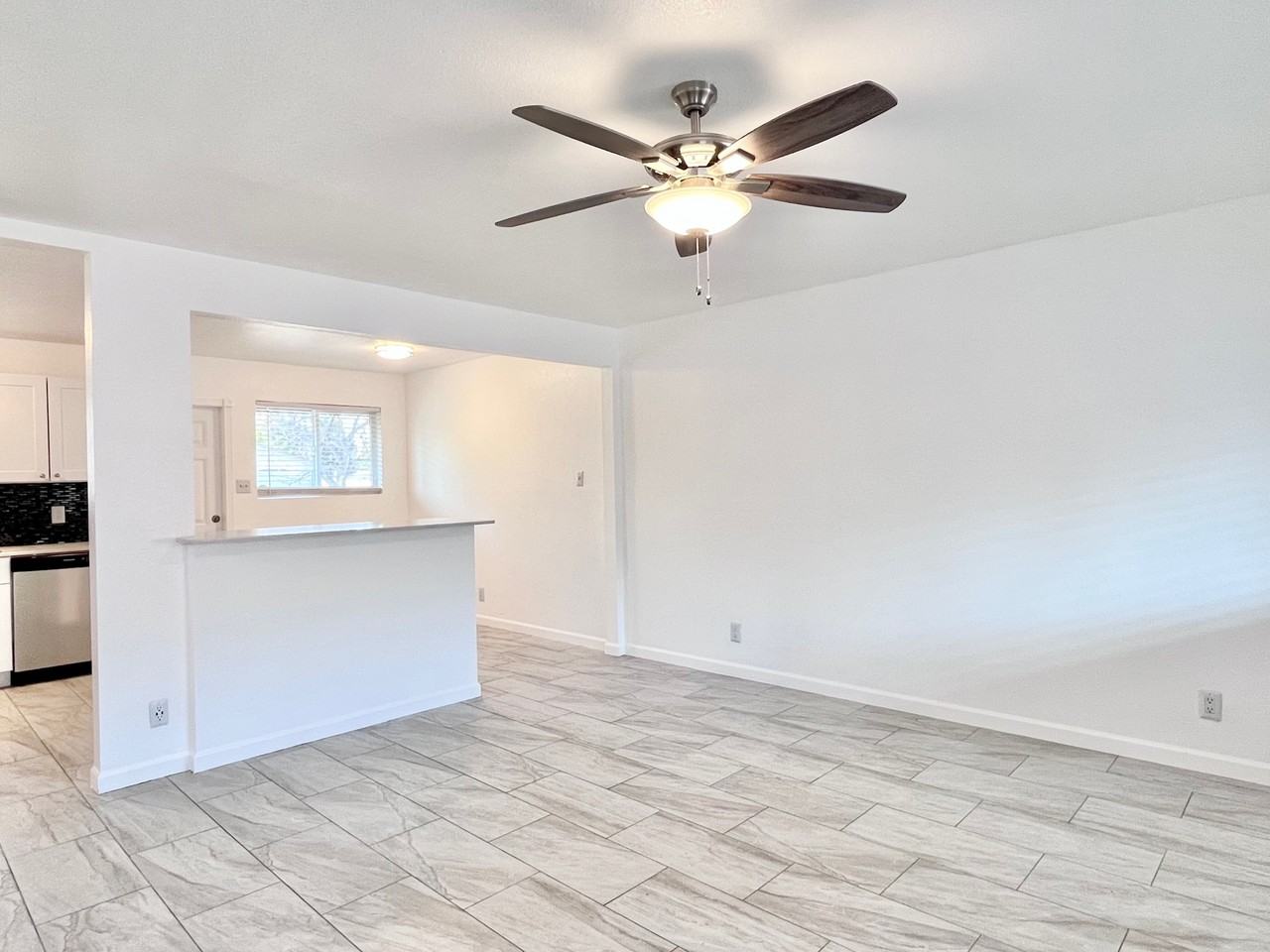 3024 N 39th St #9 - Photo 7 of 27