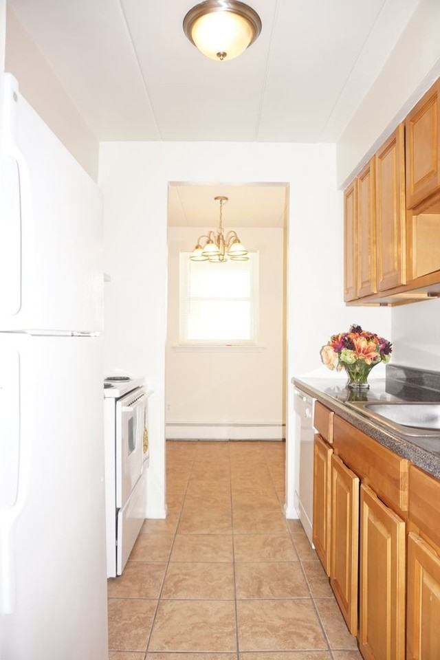 Ridgeway Court Apartments - Photo 4 of 21