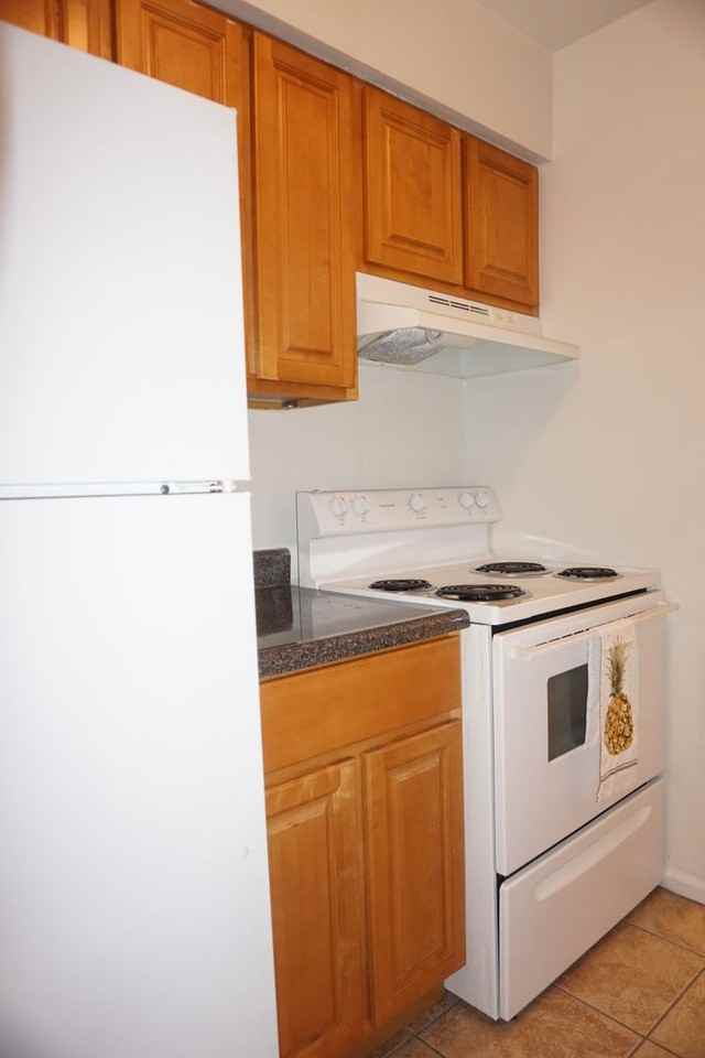 Ridgeway Court Apartments - Photo 7 of 21