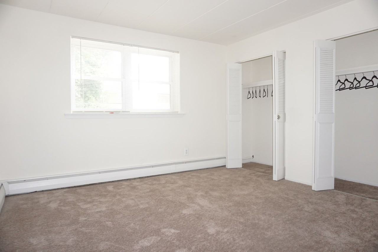 Ridgeway Court Apartments - Photo 4 of 17
