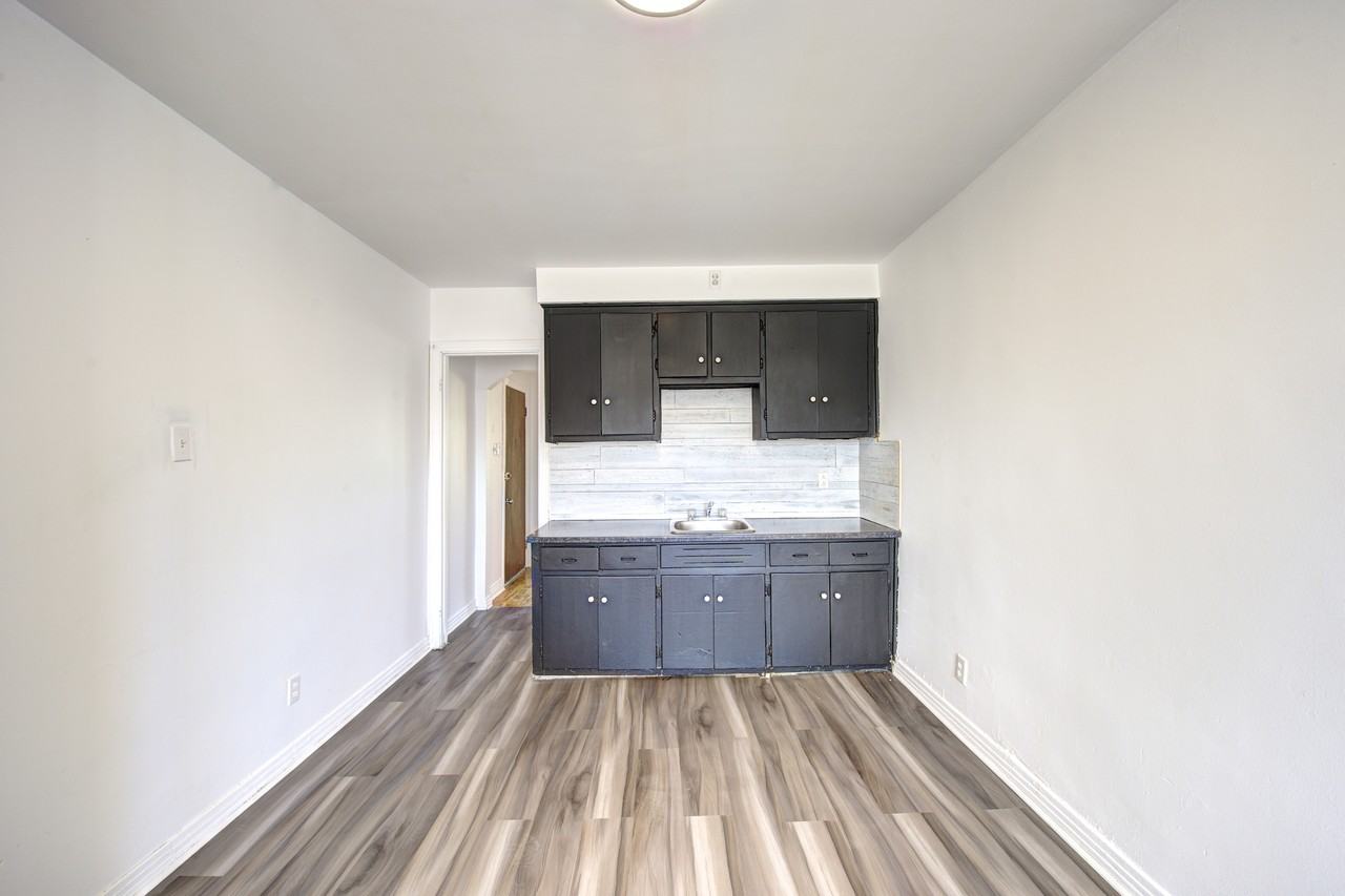 9461 Rue De Martigny #3 - Photo 3 of 9