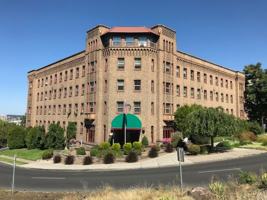 featured image of 328 W 8th Ave