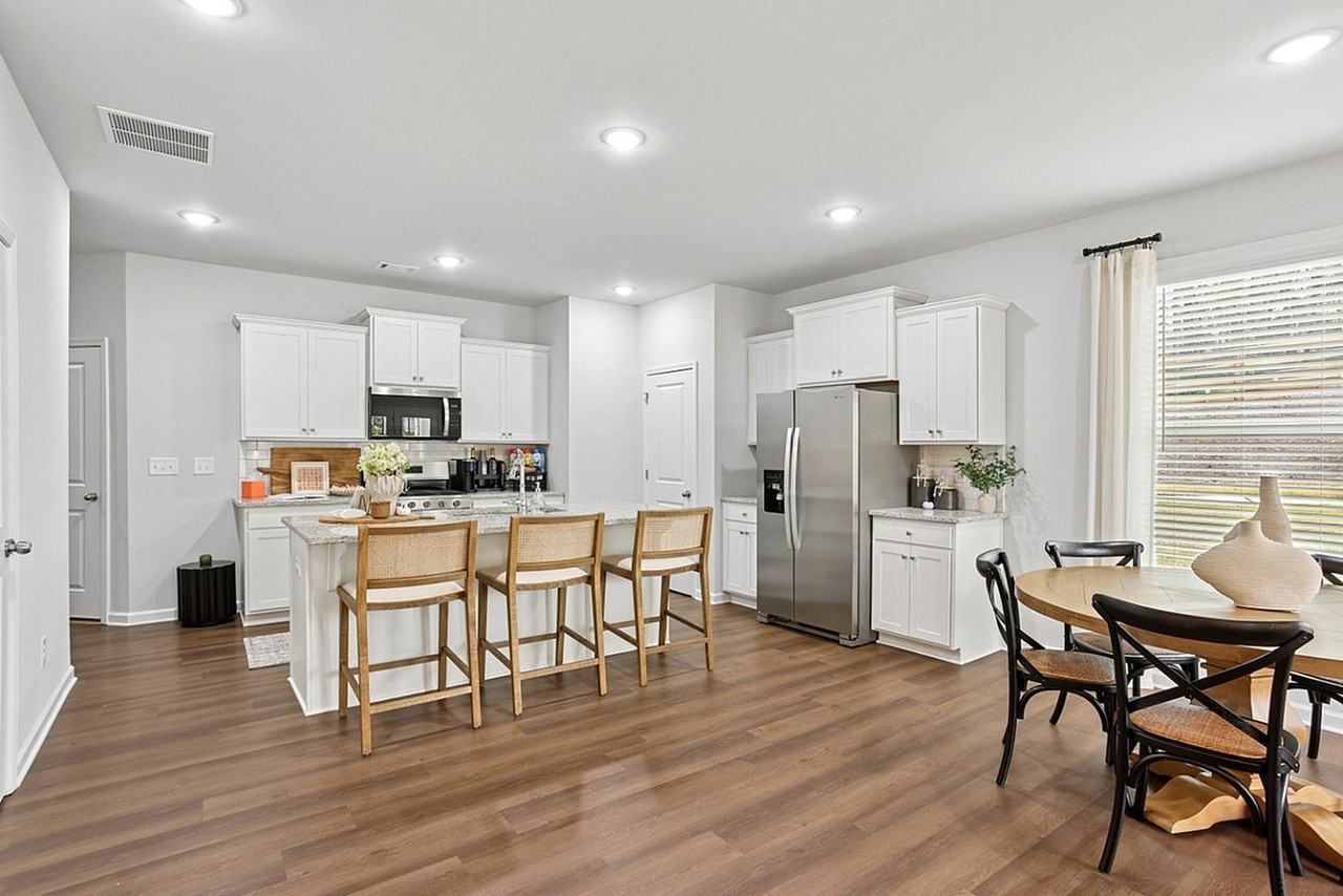 ABODE Magnolia Bluff - Photo 2 of 36